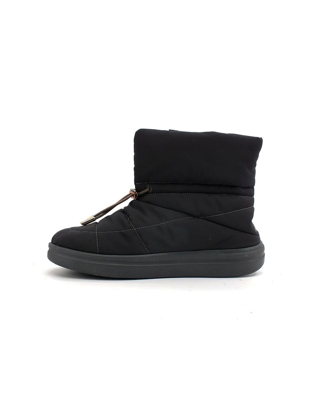 bata north star white shoes