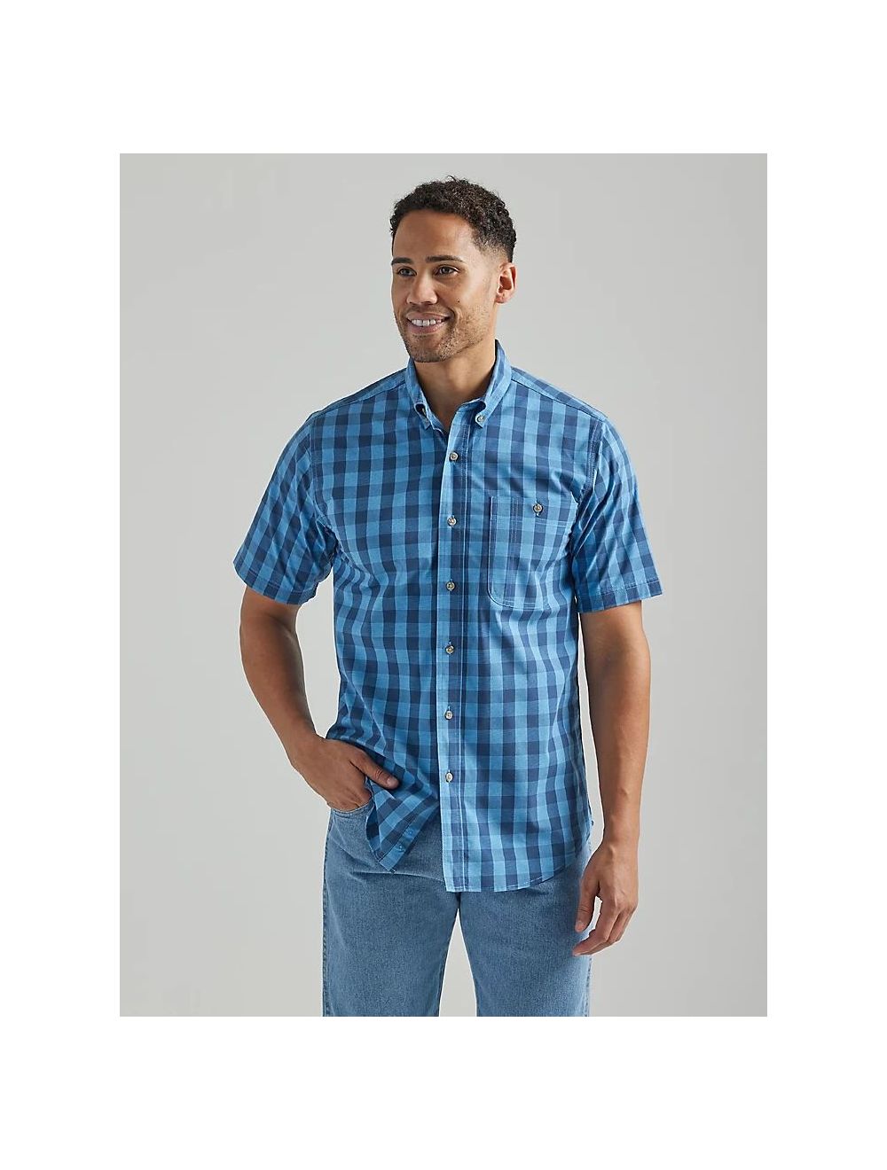 Wrangler Men's Rugged Wear Short Sleeve Wrinkle Resist Plaid Button Down  Shirt