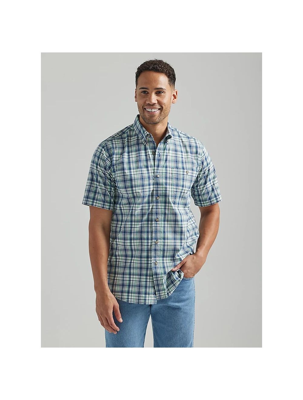 Wrangler Rugged Wear Men s Short Sleeve Wrinkle Resist Plaid