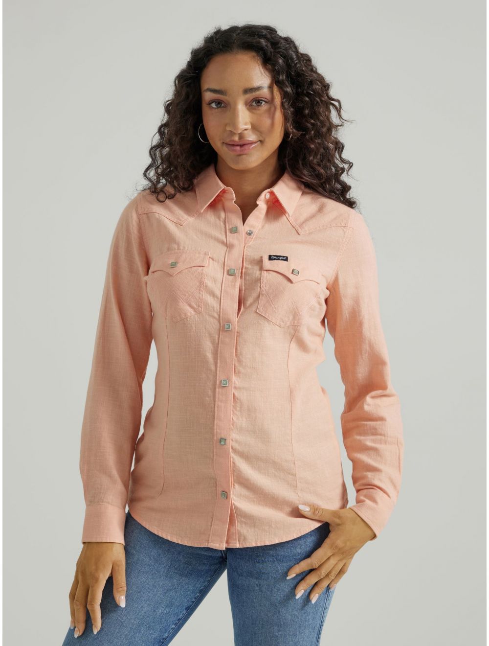Wrangler Women s Retro Long Sleeve Solid Western Snap Shirt